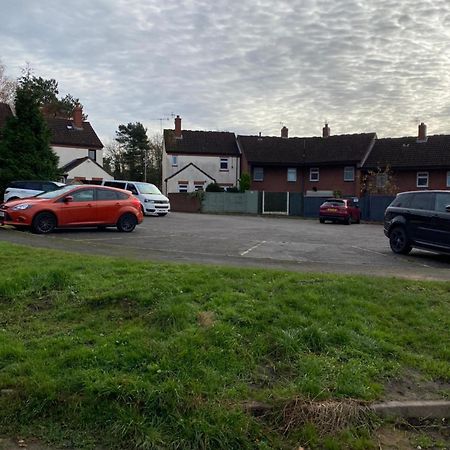 A Spacious Double Bed Studio Stoke-on-Trent المظهر الخارجي الصورة