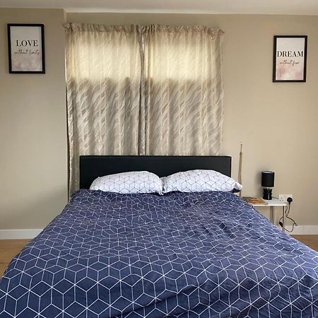 A Spacious Double Bed Studio Stoke-on-Trent المظهر الخارجي الصورة