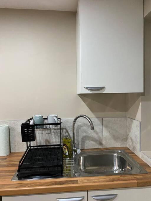 A Spacious Double Bed Studio Stoke-on-Trent المظهر الخارجي الصورة