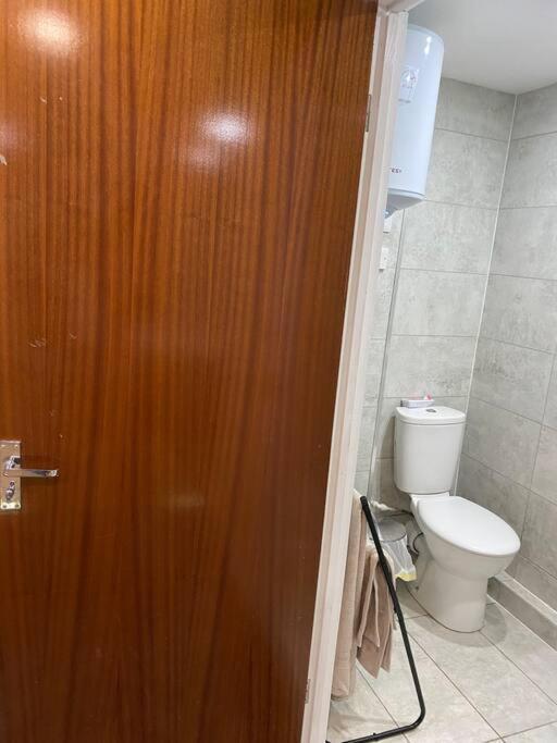 A Spacious Double Bed Studio Stoke-on-Trent المظهر الخارجي الصورة