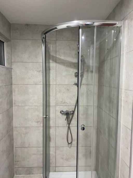 A Spacious Double Bed Studio Stoke-on-Trent المظهر الخارجي الصورة